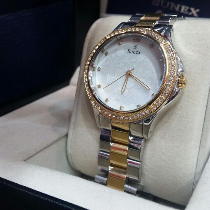 shop1_n's tweet photo. ساعه سنكس ب ١٨٠ ريال / للطلب واتس 0505601838 http://t.co/1FR4XXjr5o