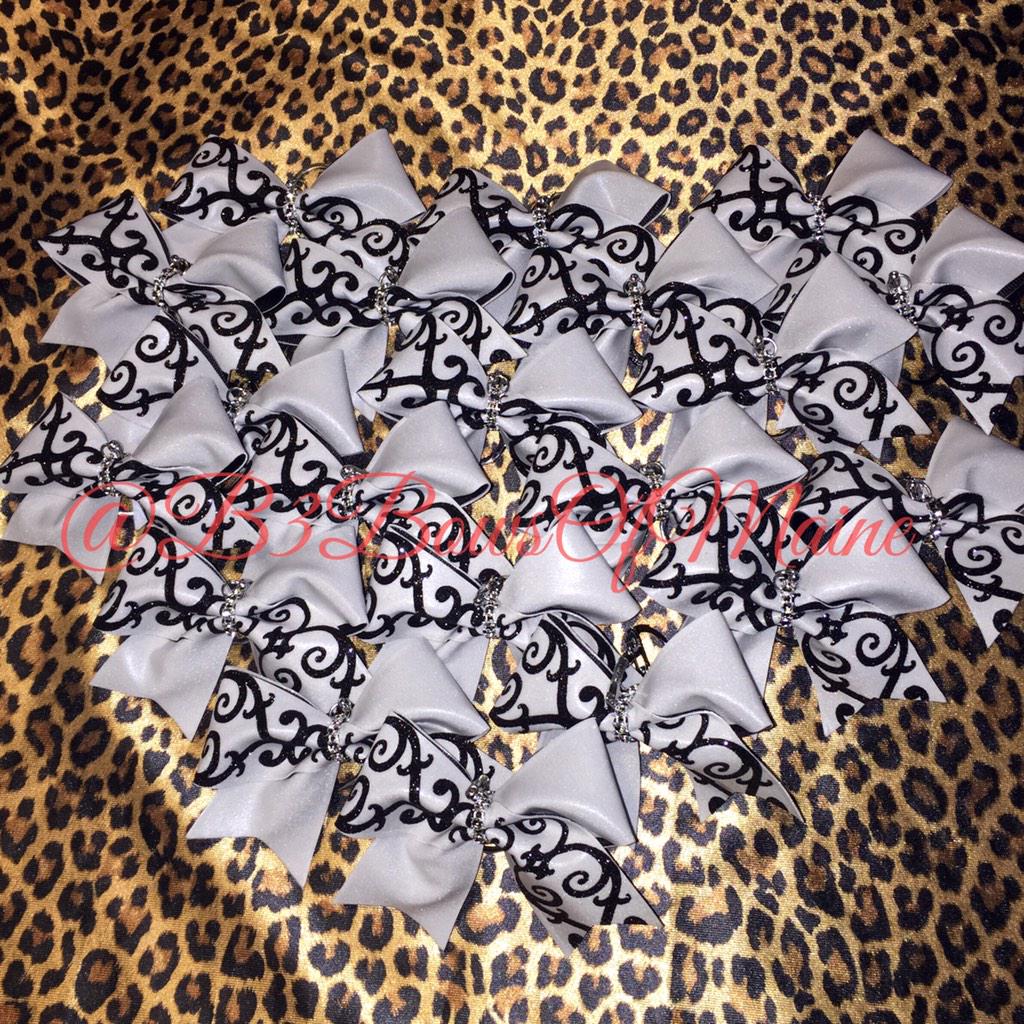 B3bowsMaine's tweet photo. Just about any full size #CheerBow can be made into a #KeychainBow http://t.co/VW4XAPZMW6