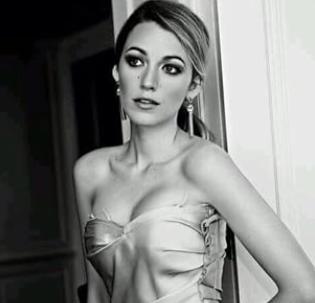 actlikebass's tweet photo. {|#WCW|} @blakelively http://t.co/kzoUS9lO6d