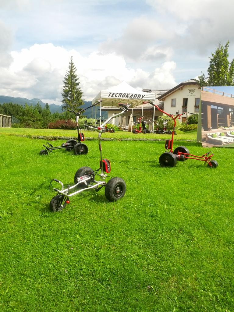 tecnokaddygolf's tweet photo. Sta per iniziare la nova stagione di #golf ...Tecnokaddy ....presenti.#madeinitaly #Tecnologia #handmade http://t.co/baPfCNIDWs