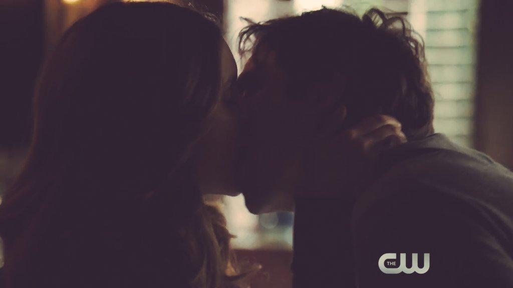 dobrevdelenaxo's tweet photo. Can he pick her up and put her on the counter after this plzzz #TVD #delens http://t.co/JWxGUJ2qcs