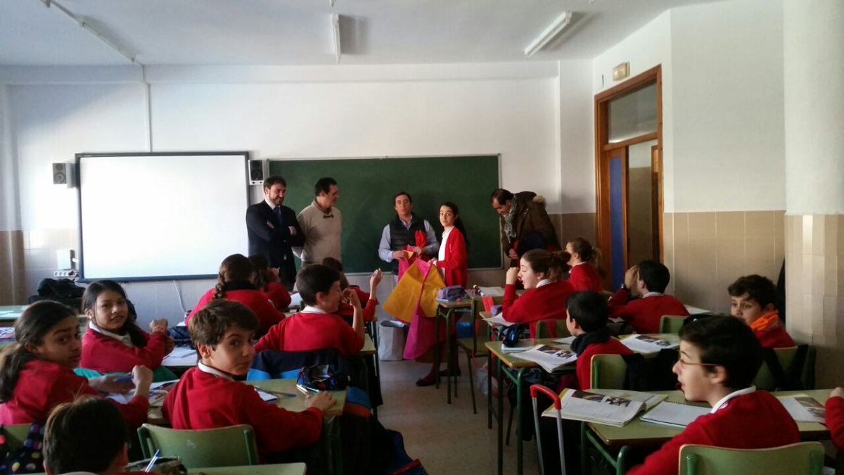 Lances de Futuro lleva el toreo a los colegios mundotoro.com/noticia/lances…