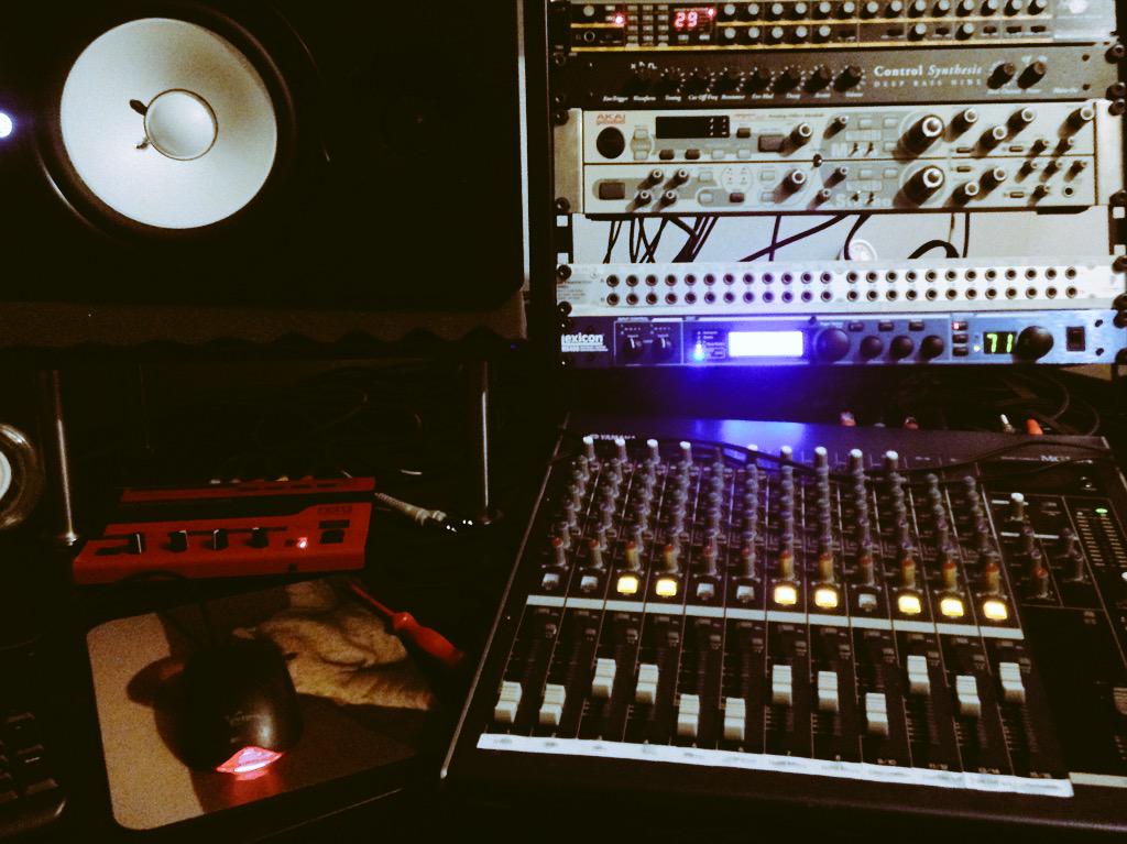 awkward_tom's tweet image. New #lexicon fx sounding sweeet! #juno2 is juicier than ever thanks to the mx4000