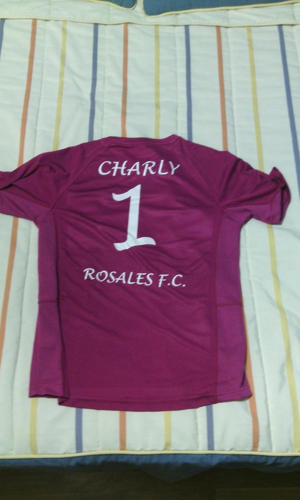 Charlysir98's tweet photo. Crema 😍🌹 @Rosales_FC http://t.co/4AdbTTB97b