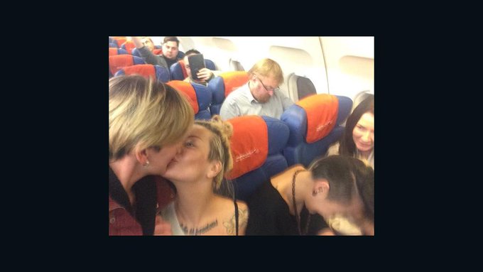 Lesbian Activists Photobomb/Selfie Anti-Gay Russian Politician  http://t.co/oOnebMftsn http://t.co/r