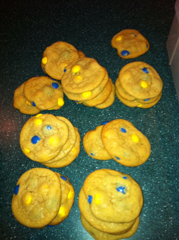 Souris42's tweet image. Yum! RT @thecubscouts: How about #BlueandGold COOKIES! bit.ly/1zSXXCv These are great. #CubChat