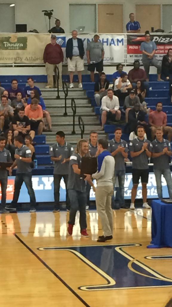 fmbkid's tweet photo. Booyah #NCAAD2 #LYNN glad to see my boys @graysonhill7 @Logs_Book and @tiggaboii standing at the top of the stairs 😂 http://t.co/5vgq922zUd