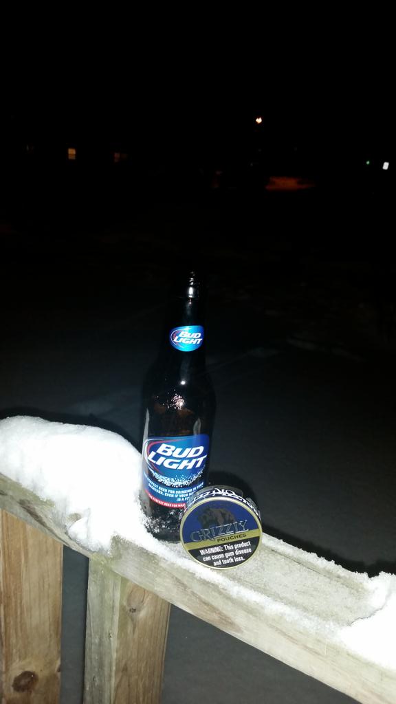 tinsoftheworld's tweet photo. Dip and a brew on a cold East Lansing, MI night http://t.co/WERGoivCYj