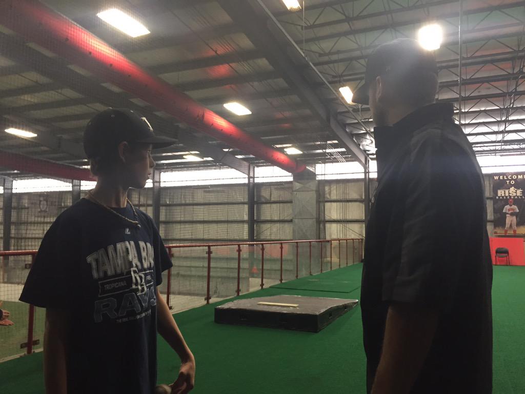 RISE_Baseball's tweet image. James Bierlein running a great pitching lesson with lefty Matt Gaither! #AdvanceYourGame #DevelopYourTalent