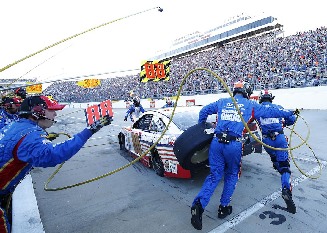 Mjackson111A's tweet photo. “@NASCAR: The no. 88 crew is ready. See who is going over-the-wall for @DaleJr: http://t.co/o90p1KaKDI http://t.co/EV6U3sS7yD”