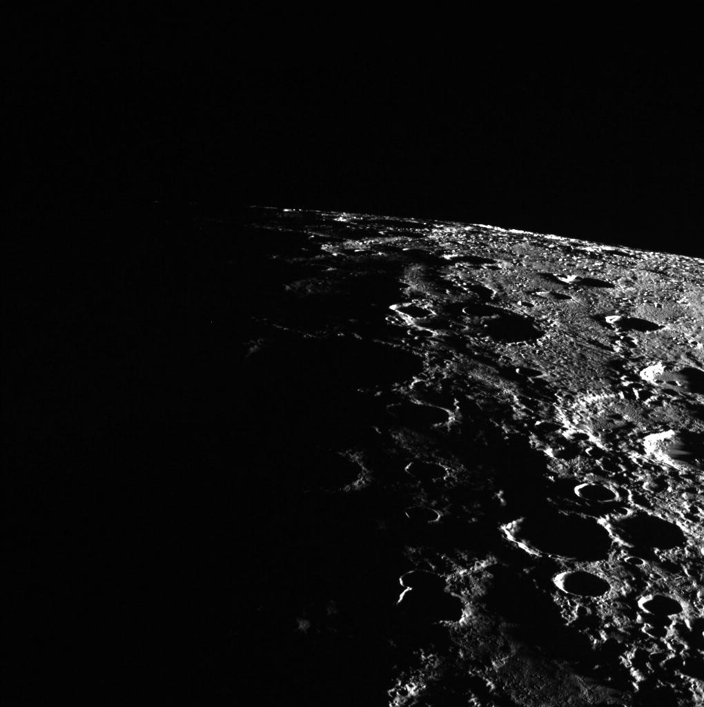 Mercury's horizon is seen cutting a striking edge against the stark blackness of space: bit.ly/1CwdEjF
