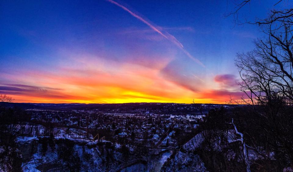 CornellWeather's tweet photo. Snow has moved back into the region; however, yesterday's sunset left a magnificent glow over #twithaca http://t.co/P2eSmZKhKc