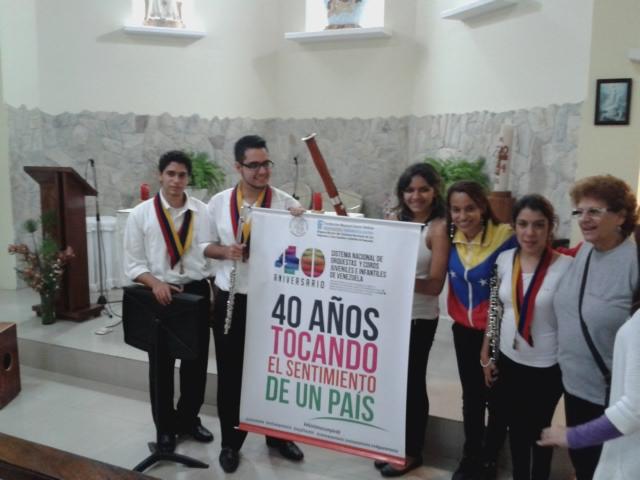 NclSanantonio's tweet photo. BRAVI!!! Cuarteto madera y percusión @4_PM_  en la iglesia de Las Minas. @elsistema #ElSistemaCumple40 http://t.co/BGf74jjrSm”