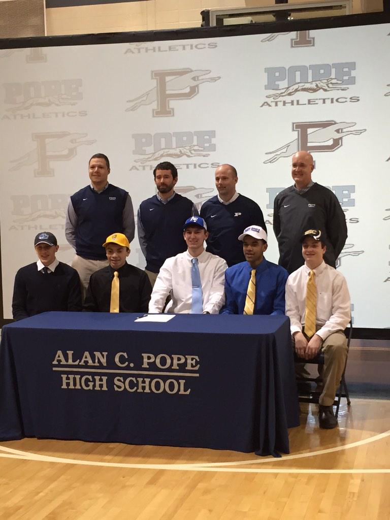 CoachJ_Pope's tweet photo. What a cool picture this is @PopeBasketball #starting5 #tres4days #sharpcrew #talented http://t.co/Kb6jBSCg77
