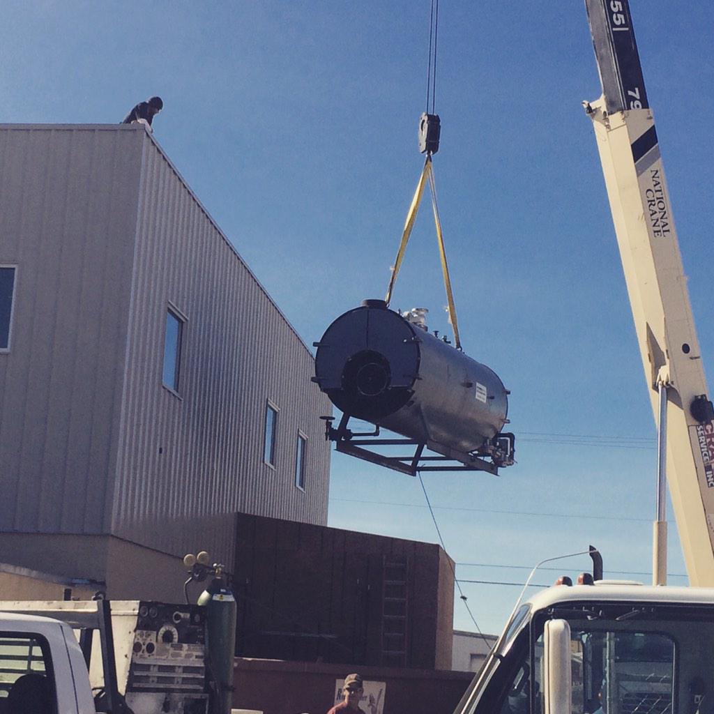 LaCumbreBrewing's tweet photo. #Boiler delivery! Just in time for #WorkInProgressWednesday! #NewBrewHouse #30bbl #expansion #getelevated http://t.co/YqiXz7kR5Y