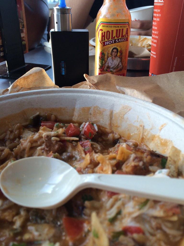 VapesAreUs's tweet photo. Dinner time!! http://t.co/SVzbTfAtoa