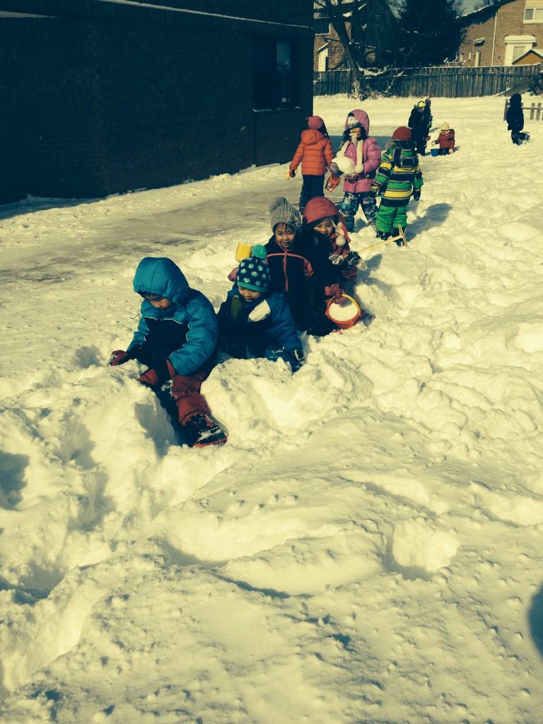 KimClark23's tweet image. @YRDSB @YRDSBGetOut @AboutKidsHealth best kinder morning outside before in school activities. #mathiseverwhere