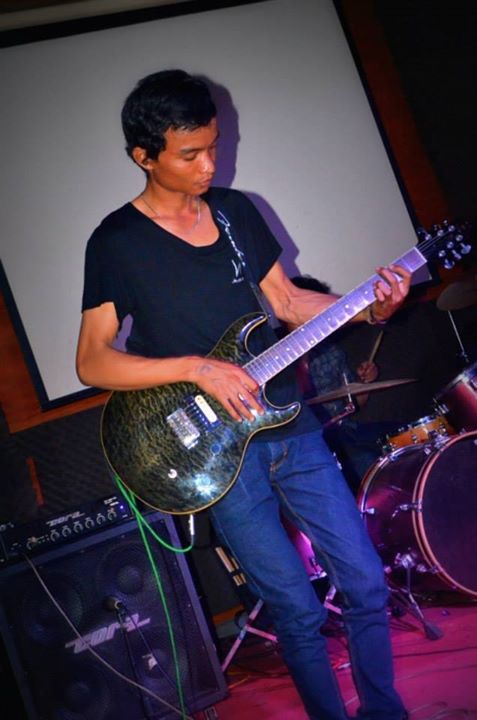 <a href="/GorDede/">Gor Dede</a> <a href="/poetics_flowers/">The poetics BAND</a>