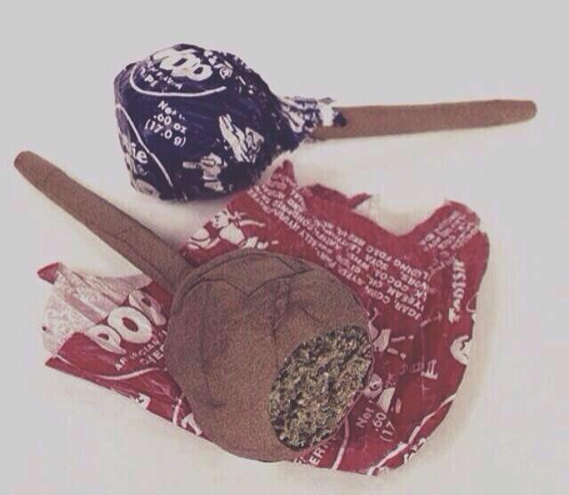 lmNotEvenHigh's tweet photo. retweet if you would smoke this 😏👌 http://t.co/kXT3Vng8aK