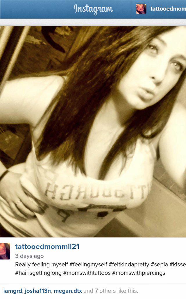 starlover09's tweet photo. #WhiteGirlWendsday http://t.co/qG6AKL4SY4