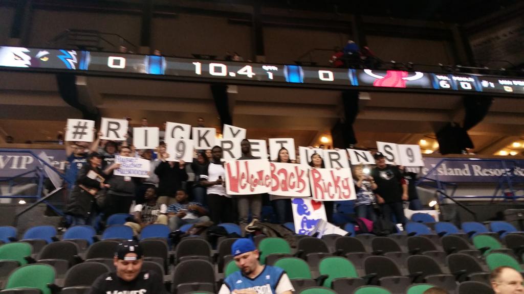 TWolvesArmy's tweet photo. #RickyReturns @rickyrubio9 http://t.co/3X9lEhZkT0