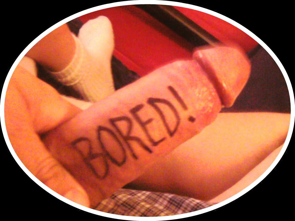 BallmarkGreetin's tweet photo. *YAWN!!!* #wetwednesdsy #HumpDay #BoredwithaBoner http://t.co/hcTWsPFUMt