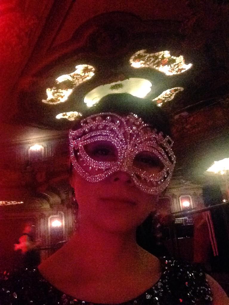 BEBridesKC's tweet photo. @kc_pwg thank you for a fun party for your industry friends! #MidlandTheaterKC #GETYOURMASKON #MasqueradeBall http://t.co/RrXcwa2RrR