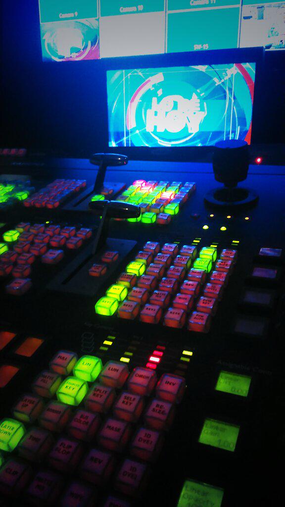 arturo_solis26's tweet photo. Minutos antes de la 1am #Info7Noche @Roberto_INFO7 @DanyMartin91 @Alejandra_Info7 @Angel_Info7 http://t.co/rnyCOukGNJ
