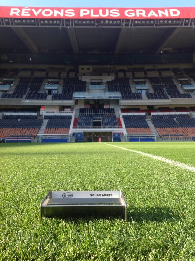 GrassMaster1989's tweet image. RT @davidbl07101973: Nice #Pitchwork #Paris #PSG #jonathancalderwood
#settingstandards #DessoGrassMaster pitch