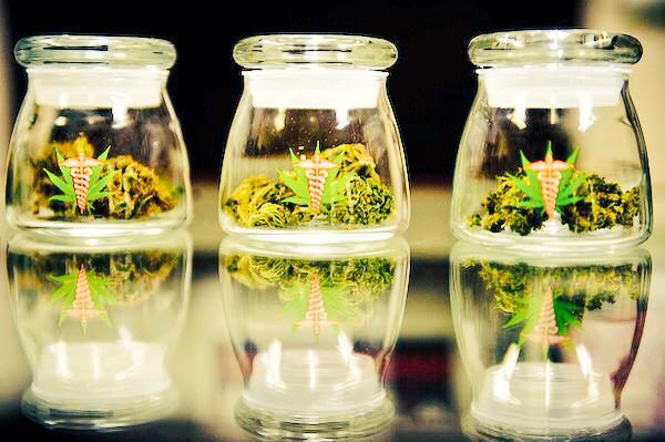 Ganja Medis Dijual Melalui Mesin Penjual Otomatis. m.detik.com/health/read/20… via <a href="/detikcom/">detikcom</a>