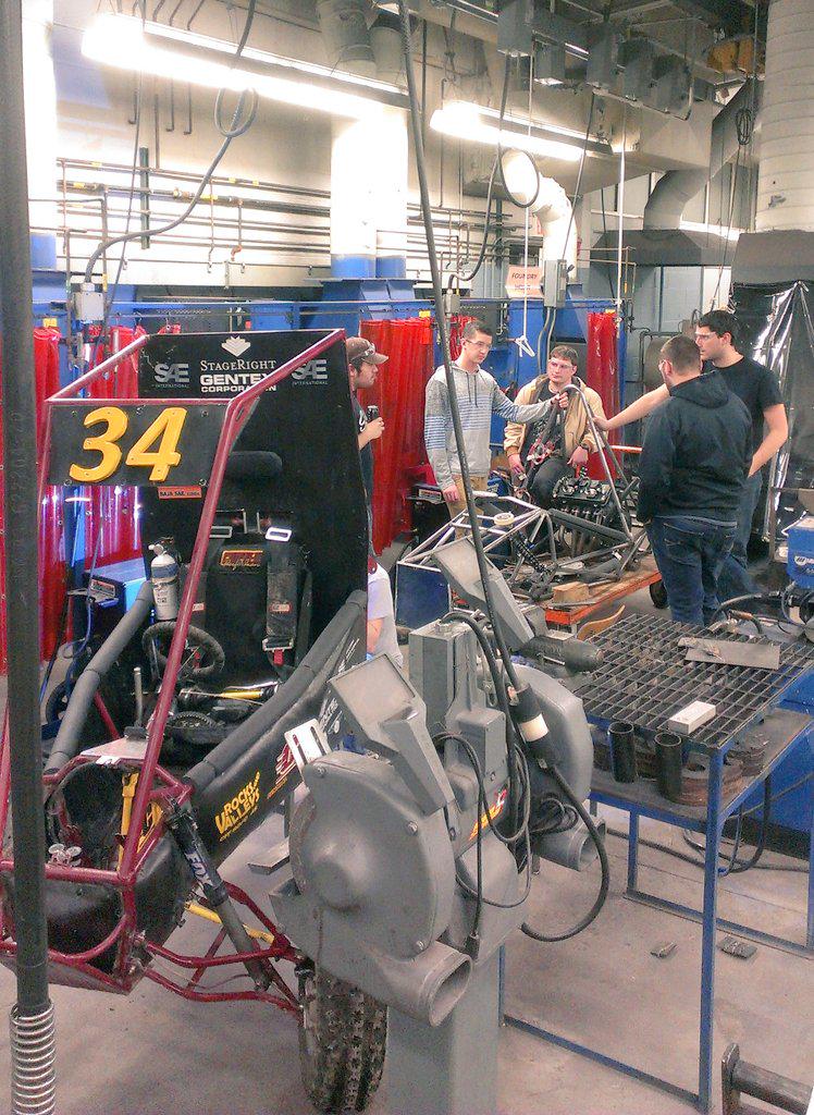 ChippewaRacing's tweet photo. Working side by side with @CmuBaja tonight! #FireUp http://t.co/8Pfrc18fd2