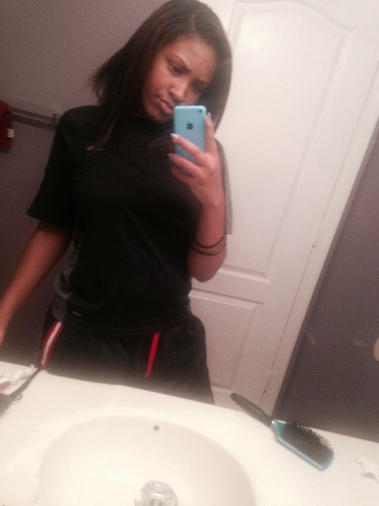 xxjazzieeee's tweet photo. #WCE look at the cutie 😂😊 http://t.co/jVjYFx2xY5