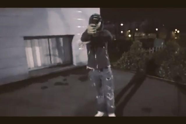 salahmala_many's tweet photo. TOUT EST DE WHITE !!! Jsort le NINE 🔫🔫🔫 #RITALSCOLLECTIF X INGRATS http://t.co/YastuvOLPU