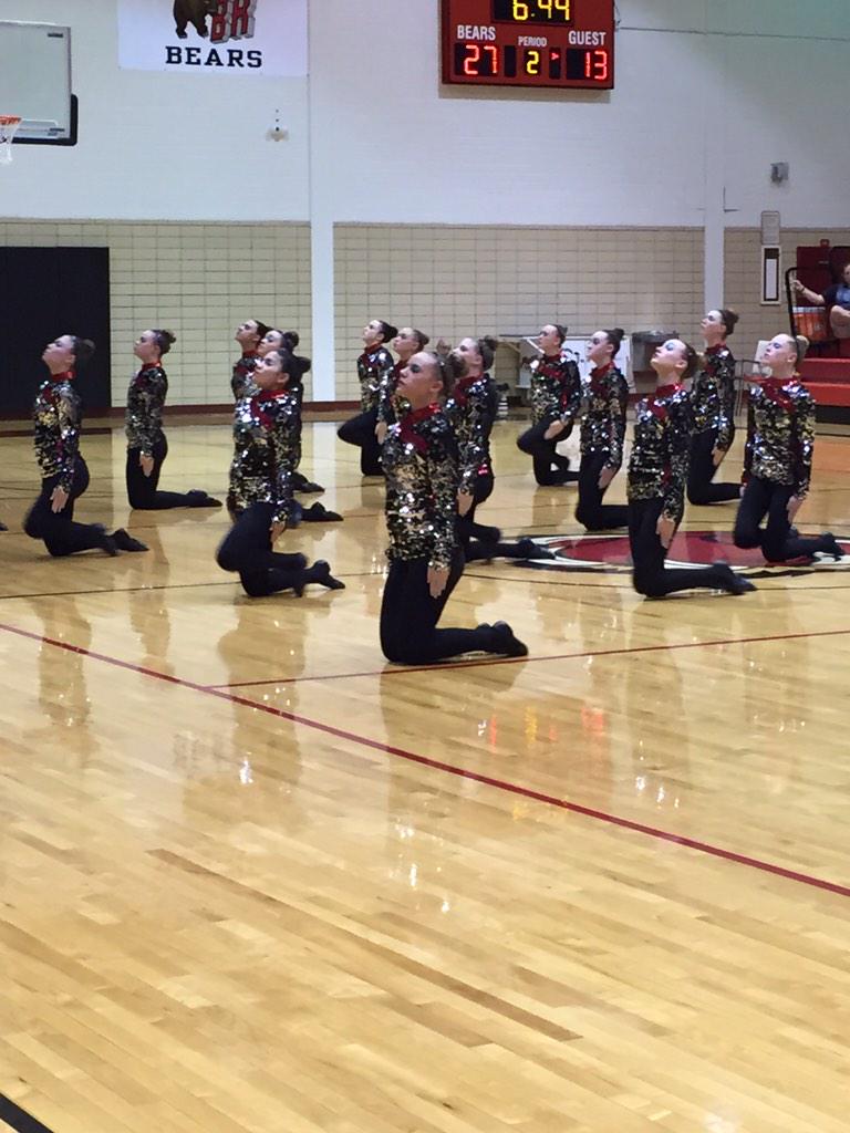 BRHSinfo's tweet photo. Bears are looking good 👍👍👍#bearriverhighschool #brhs2015 #boysbasketball http://t.co/JHf3gvq8IJ