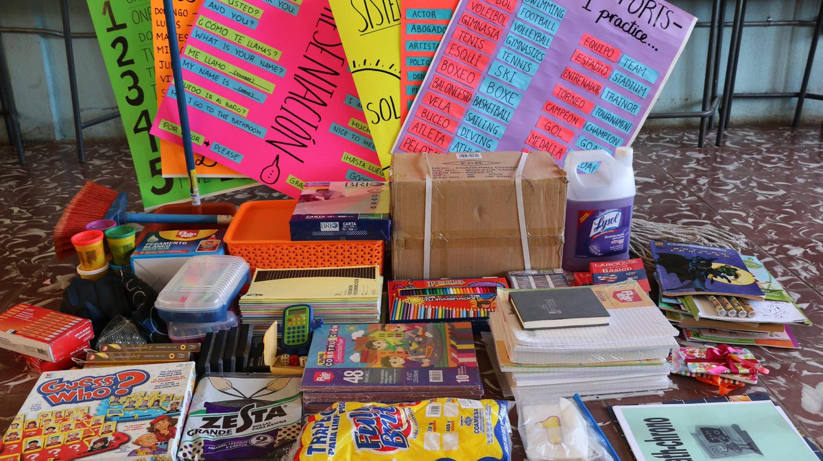 costarininos15's tweet photo. Merci beaucoup à nos nombreux donateurs! Nous avons pu entre autre offrir ce matériel scolaire la "Escuela de Fatima" http://t.co/xWVfdIEeTq