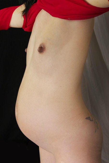 Shy first time amateur Cara http://t.co/XSS0QSL4th  6 months pregnant... http://t.co/qsZRy5U9eh