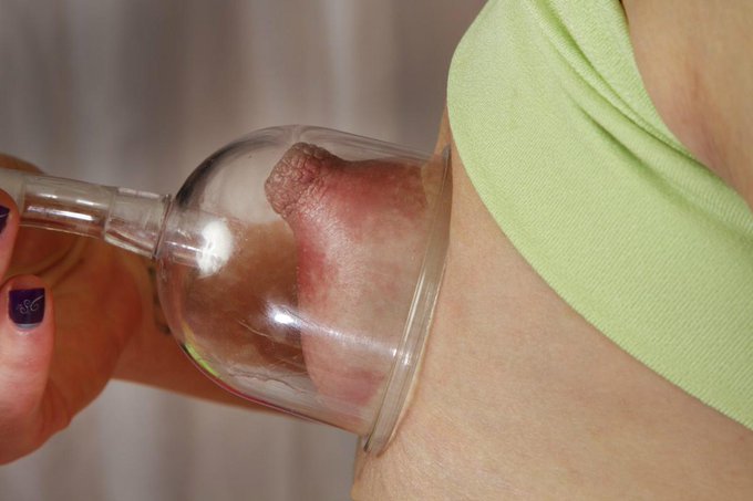 Shy first time amateur Cara http://t.co/XSS0QSL4th Vacuum pumped nipple (Crooked) http://t.co/VCjw94