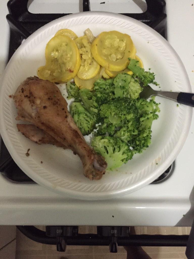 thicklystacked's tweet photo. Dinner 💪💪 http://t.co/K1jieHPwLG
