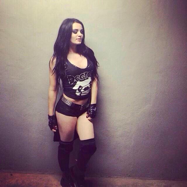 #wcw to my favourite wwe diva who happens to be a fellow pale skinned black haired brit with piercings <a href="/SadisticDame/">Malicious Saraya✌️</a>