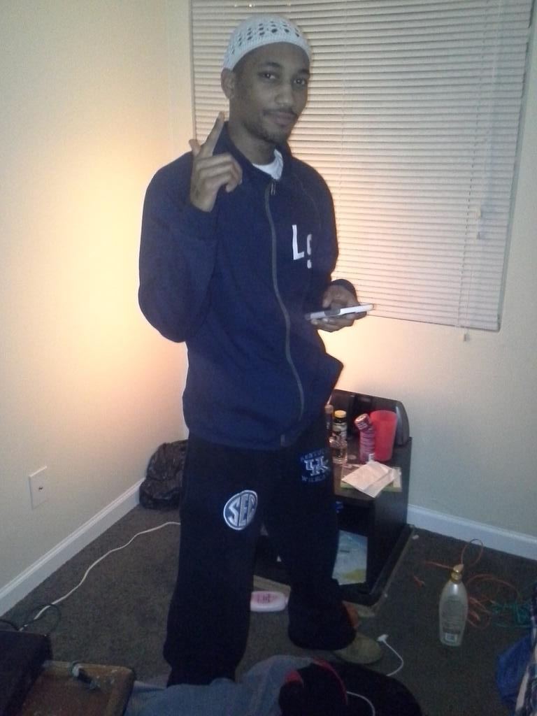 _LonelyStoners's tweet photo. We are The Lonely Stoners Apparel ! @A_Rich4 @MOVINGTOQUICK @LOOKma_noPAnTss @Its_Dat_Easy23  @IamWonte http://t.co/TUhrfjHqIq