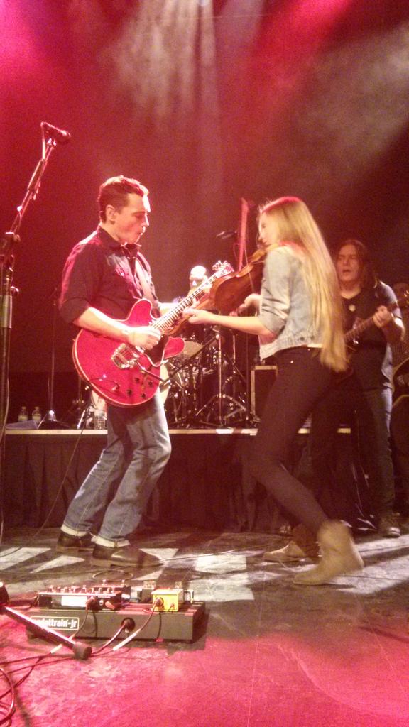 LadyPrintmaker's tweet photo. Oh yeah great time #alanthomasdoyle #londonmusichall http://t.co/ybd4OFkxty
