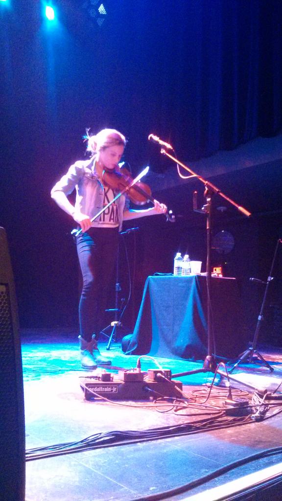 LadyPrintmaker's tweet photo. Oh yeah great time #alanthomasdoyle #londonmusichall http://t.co/ybd4OFkxty
