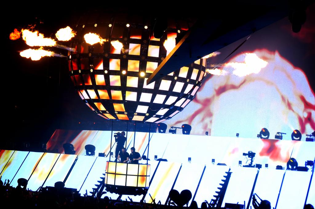 annainuss's tweet photo. Sí ese camarografo no se hubiera atravesado, mi foto hubiera sido perfecta! #BTWTM #DVLM http://t.co/Exu0EOJEgL