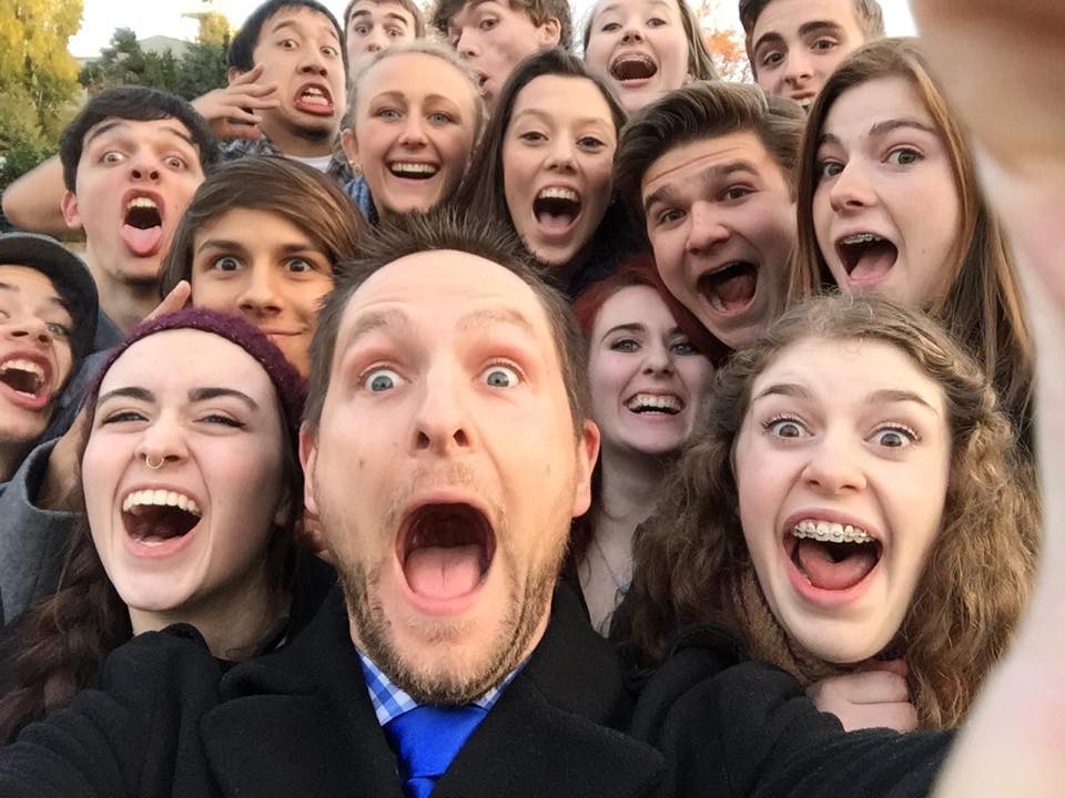 anuqerelayih's tweet image. He is our very own Ellen! #SKvsFallon @jimmyfallon @TheEllenShow #FallonTonightLA @nbcsnl @FallonTonight @GMA