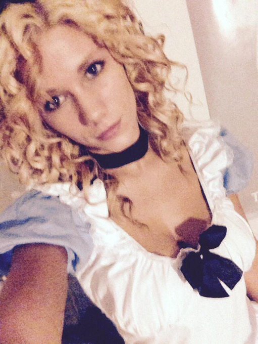 Alice :) http://t.co/bpSIHlUzIW