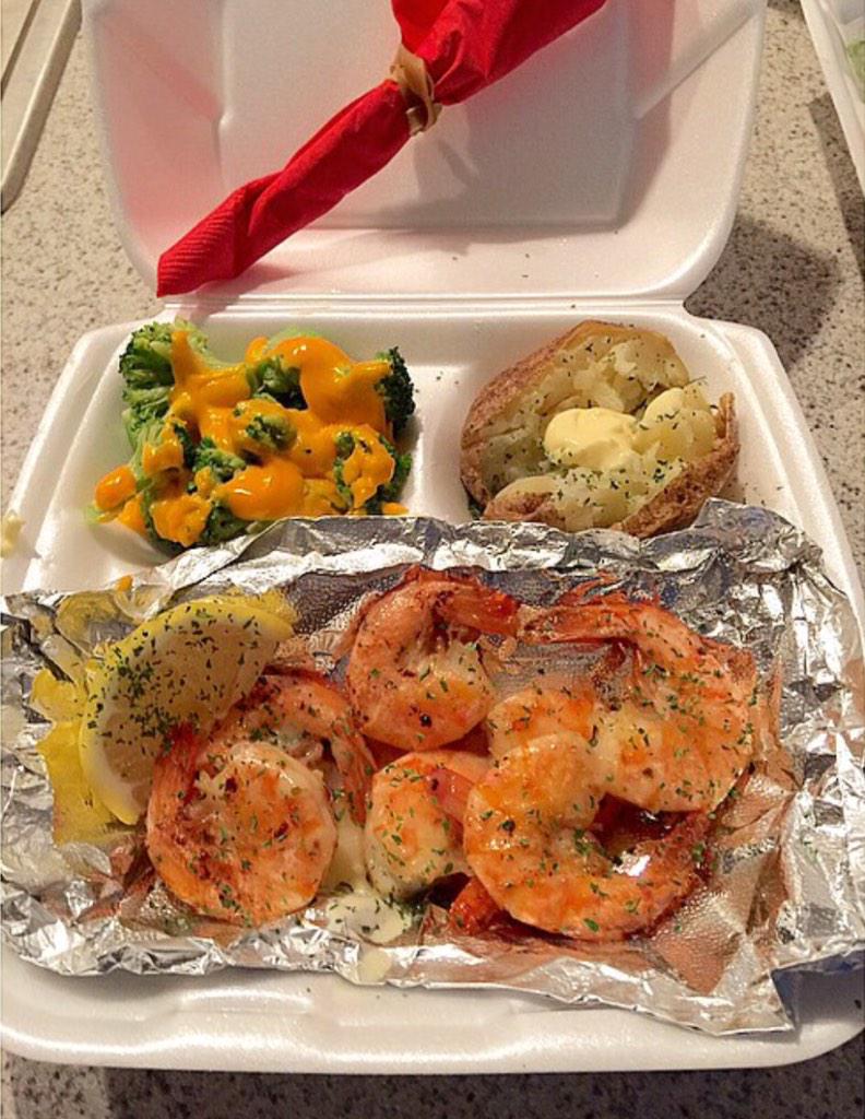 740OnTheGo's tweet image. Pre-order your meal for the @oufacesmodeling fashion show. Only $6! We will be tabling tomorrow and Friday in Baker.