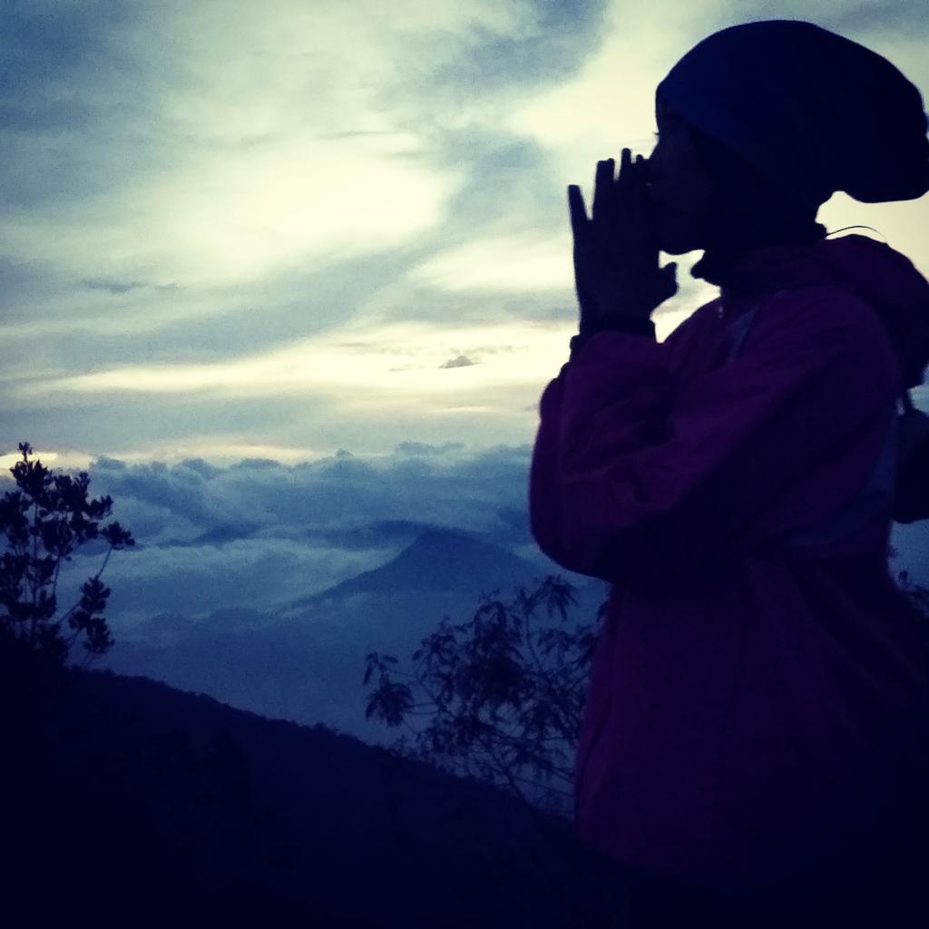 bebey_bernika's tweet photo. Ku persembahkan untukmu yg slalu mmbenciku.. :D http://t.co/vvjZTlohmU
