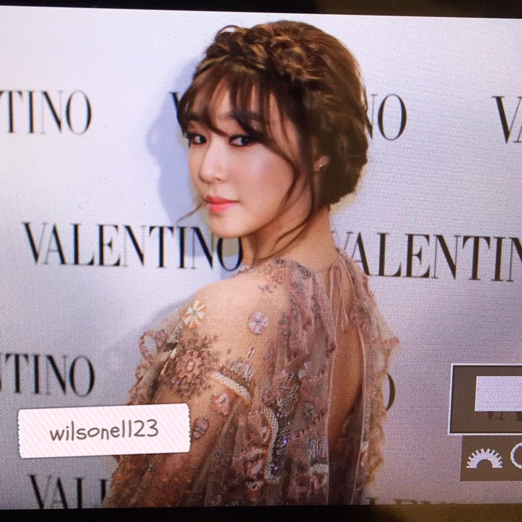 [PIC][04-02-2015]Tiffany khởi hành đi Hồng Kông để tham dự sự kện "Valentino Flagship Grand Opening" vào trưa nay - Page 2 B9E4pRQCUAA3r4-