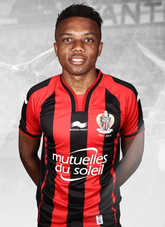 No_Fliipp's tweet photo. " Qui sont ces jeunes joueurs qui défendent le maillot niçois en #Gambardella ? http://t.co/gEhJNuvh7i http://t.co/3ufTvAQWil" Le frangin 💯