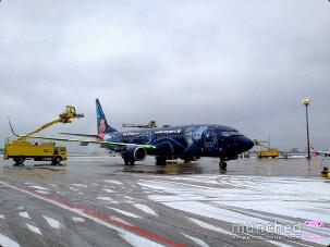 My friends at CDF shared this photo of the #MagicPlane getting deiced at #YYZ #Toronto. @FIND_CGWSZ Nice!